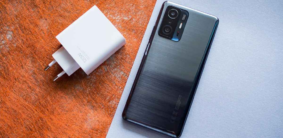 بررسی باتری Samsung s21fe و Xiaomi 12