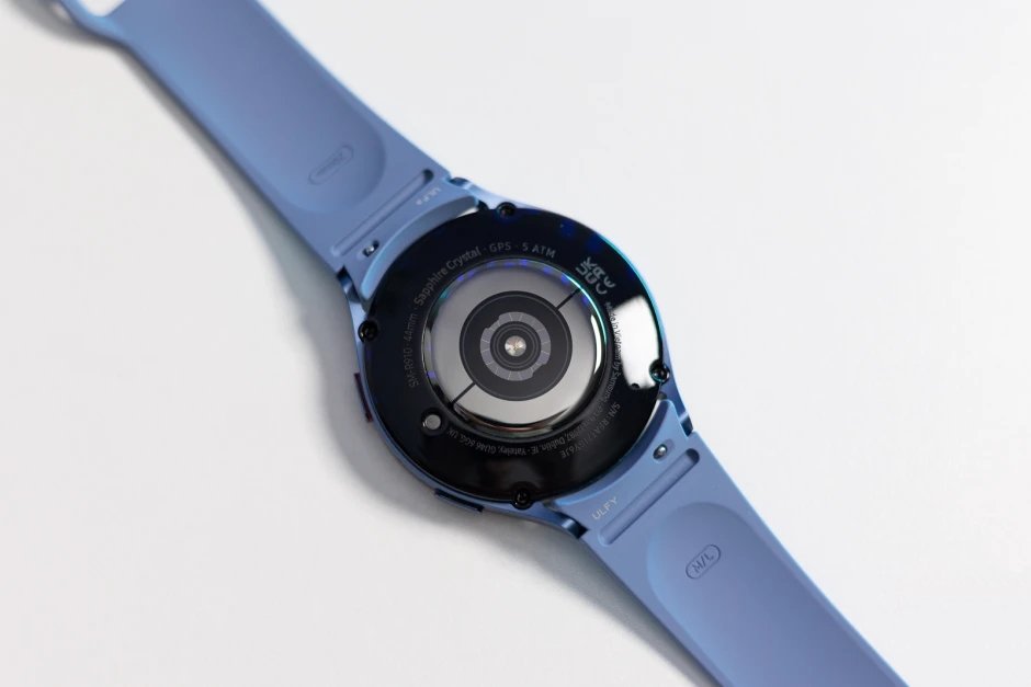 گلکسی واچ چیست؟ | بررسی ويژگی ها و کاربرد های ساعت هوشمند سامسونگ