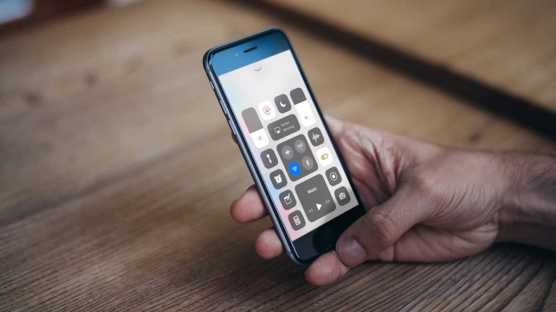 جیلبریک چیست؟ بررسی مزایا و معایب جیلبریک آیفون و آیپد