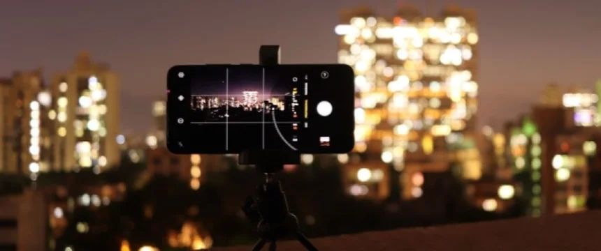 عکاسی در شب؛ تنظیمات عکاسی در تاریکی با گوشی سامسونگ و شیائومی و اپل