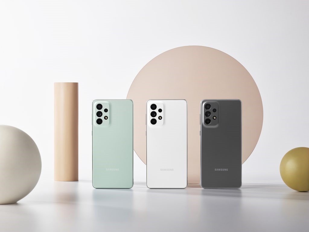 مقایسه گوشی a73 با a71؛ نگاهی به دو گوشی میان رده و گران قیمت